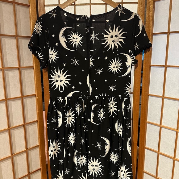 Hot Topic Sun and Moon theme dress - Picture 10 of 13